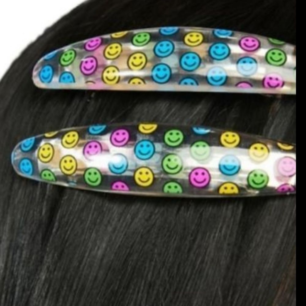 2PC DOLLS KILL SMILEY FACE EMOJI HAIR BARRETT CLIP SET